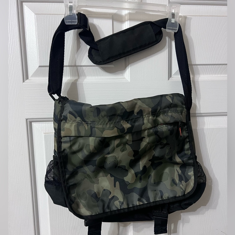 Children’s Place camouflage satchel style book bag